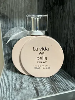 ادو پرفیوم زنانه فراگرنس ورد مدل La Vida Es Bella حجم 100 میلی لیتر
