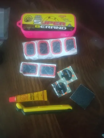 کیت پنچرگیری دوچرخه مدل p1 بسته 12 عددی