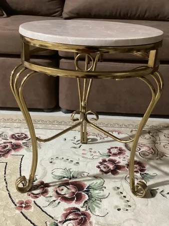 میز عسلی مدل فلزی کلاسیک