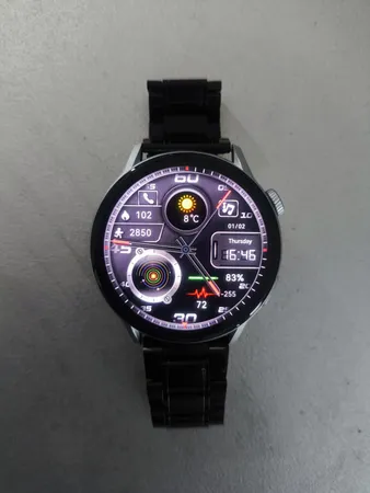 ساعت هوشمند گلوریمی مدل M2 MAX دارای قابلیت های صفحه نمایش رنگی، صفحه نمایش لمسی، قابلیت مکالمه از طریق بلوتوث بند سیلیکون