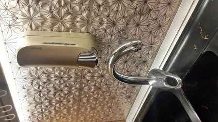 پمپ مایع دستشویی ایمن آب مدل ایما