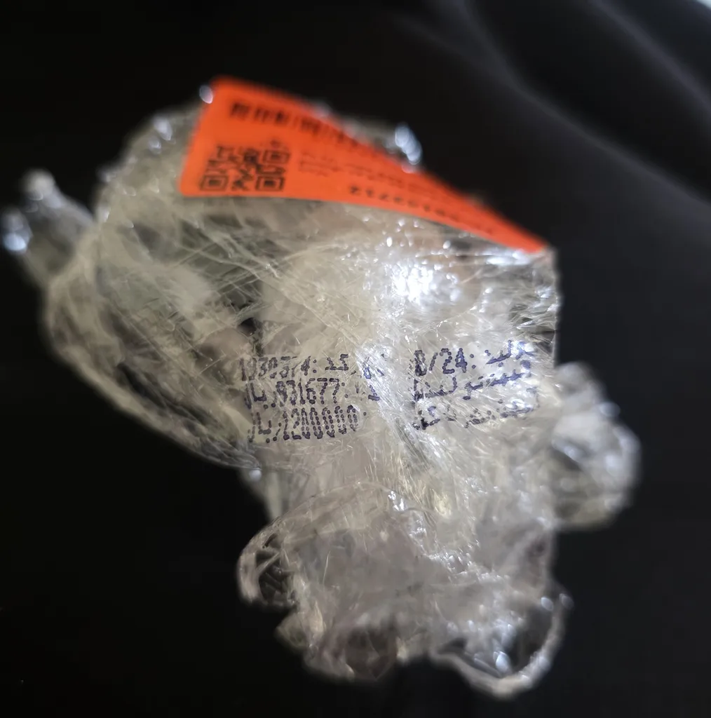 اسپری دو فاز مو ویتروس مدل ویا دل حجم 250 میلی‌لیتر