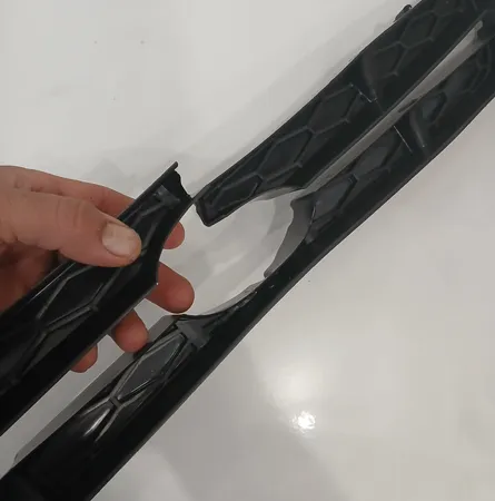 مکمل جلو پنجره زمستانی مدل T.B.Zکد 041مناسب برای پراید