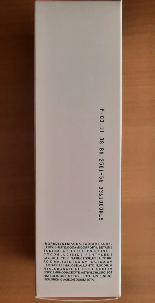 فوم پاک کننده آرایش صورت کلکسیون رویوال مدل  HYALUSENSE مناسب انواع پوست حجم 150 میلی لیتر