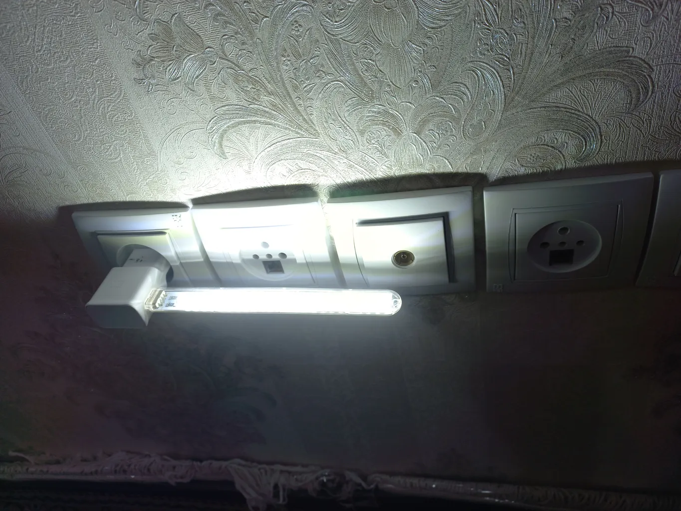 لامپ ال ای دی هارمن مدل USB-24LED