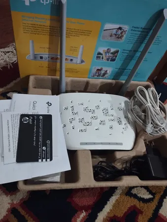 ساعت دیواری اِلِنسی مدل پروانه به همراه تابلو آینه