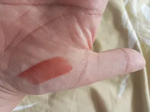 تجریه خرید رژ لب جامد گلدن رز شماره 16