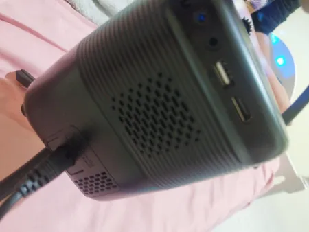 ویدئو پروژکتور یومیو مدل umiio Q2