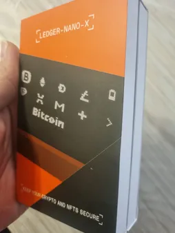 کیف پول سخت افزاری لجر مدل Nano X
