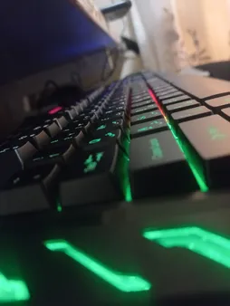 کیبورد گیمینگ هیسکا مدل HX-KEG400 RGB، سوییچ ممبران، Full-Size نورپردازی RGB