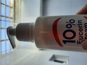 تجریه خرید کرم مرطوب کننده سیوند مدل اوره و اوسرین 10 درصد حجم 150 میلی لیتر