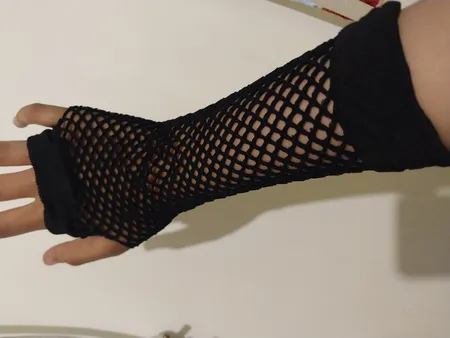 ساق دست زنانه مدل فیش نت دو انگشتی