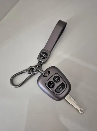 قاب ریموت و جاسوییچی خودرو چیکال مدل P-982-941 مناسب برای دنا بسته 2 عددی