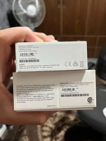 هدفون بلوتوثی اپل مدل AirPods 4