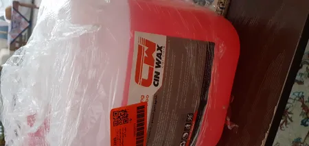 شامپو تمیزکننده و براق کننده بدنه خودرو سینوکس مدل 4lO حجم 4 لیتر