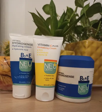 کرم روشن کننده نئودرم مدل Vitamin C Plus حجم 50 میلی لیتر