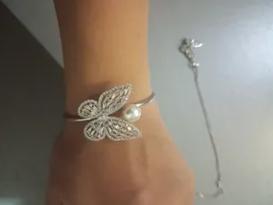 تجریه خرید دستبند زنانه مدل پروانه نگین دار و مروارید کد Mhr-21