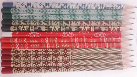 مداد مشکی آریا مدل LOVE KNITTING کد A5 بسته 12 عددی