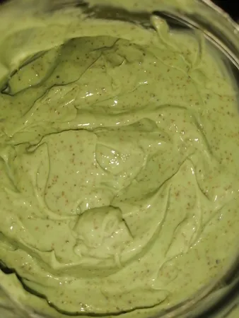 اسکراب لایه بردار مکس لیدی مدل Aloe Vera حجم 300 میلی لیتر