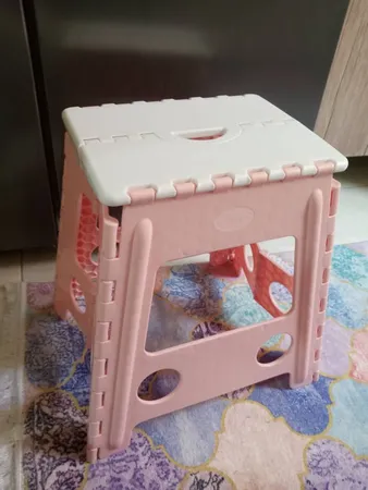 صندلی تاشو پلاستیک ناصر سایز متوسط