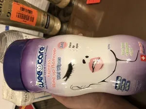 تجریه خرید دستمال مرطوب پاک کننده آرایش وی کر مدل 022 بسته 70 عددی