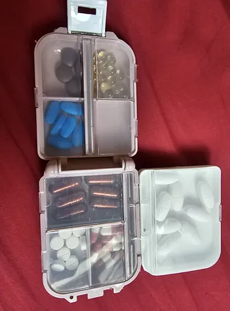 نگهدارنده قرص و دارو مانیا مدل 203010