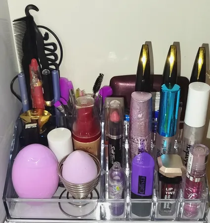 استند لوازم آرایشی مدل Ro011