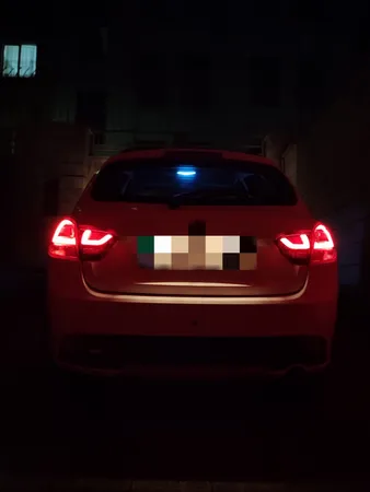 چراغ خطر عقب صندوق نورگستر مدل نئون مناسب برای کوئیک بسته 2عددی