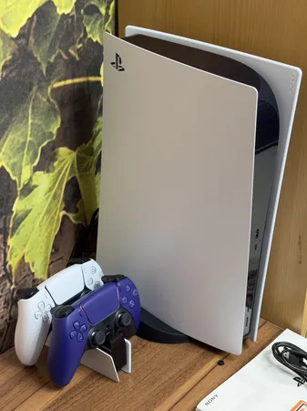 کنسول بازی سونی مدل PlayStation 5 ظرفیت 825 گیگابایت ریجن اروپا 1216A به همراه پایه شارژر