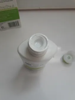 کرم مرطوب‌کننده سیمپل مدل light حجم 125 میلی‌لیتر