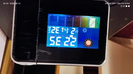 ساعت رومیزی دیجیتال مدل پروژکتور کد 7211