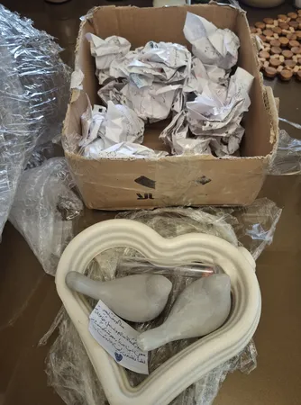 گلدان بتنی مدل گلجای قلب و پرنده