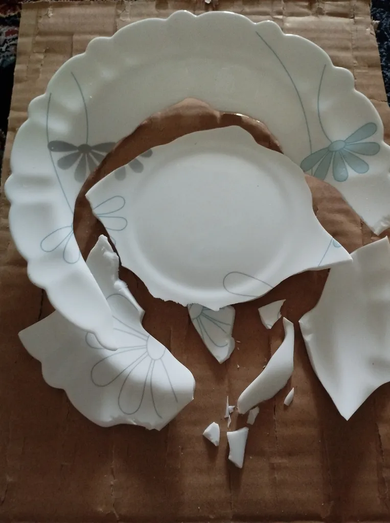 سرویس غذاخوری 25 پارچه 6 نفره آفر مدل اودیسه