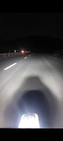 هدلایت لامپ خودرو D9 مدل H4 بسته 2 عددی