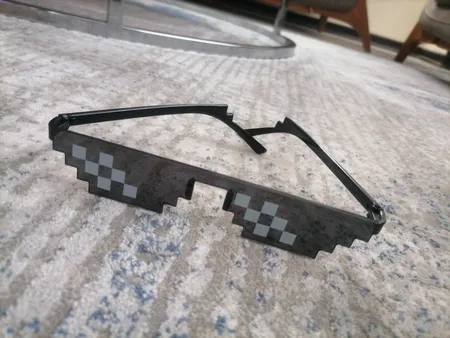 عینک مدل Thug Life