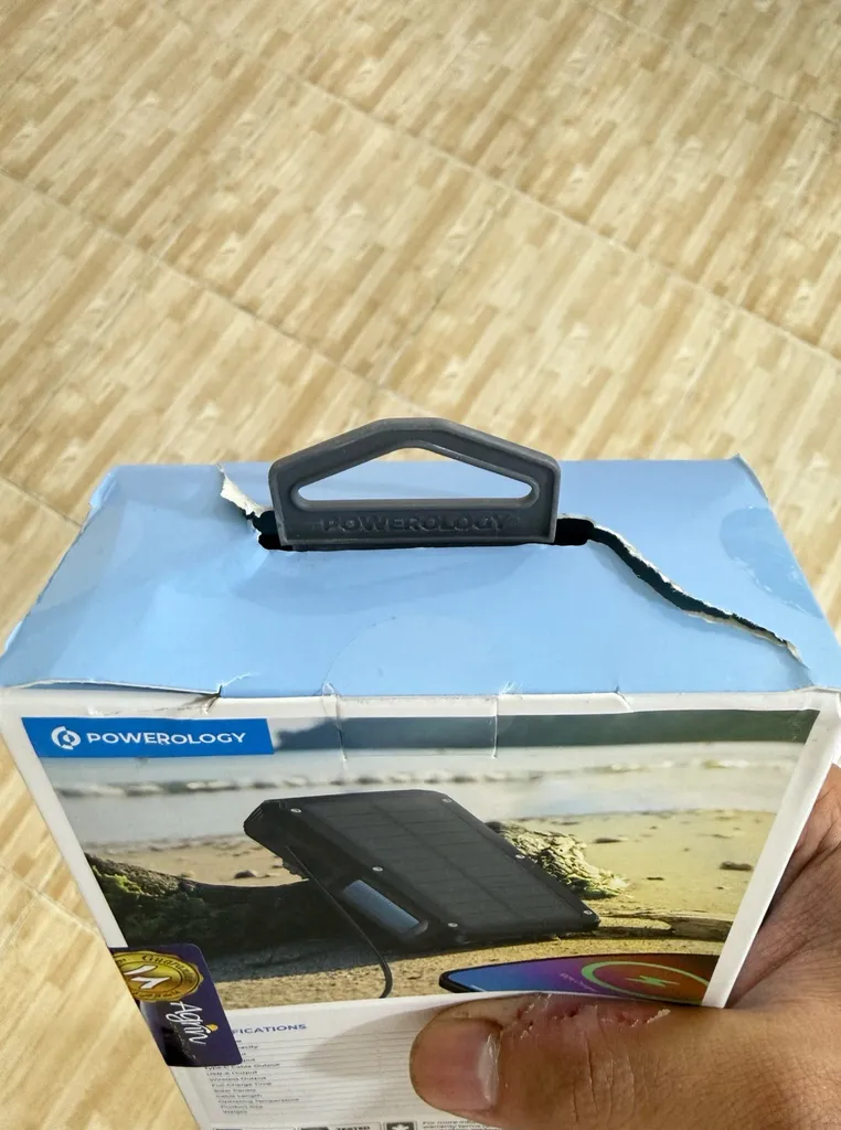 پاوربانک خورشیدی پاورولوژی مدل PPBCHA77 ظرفیت 27000 میلی آمپر ساعت