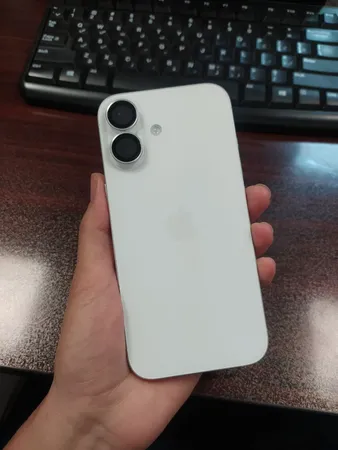 گوشی موبایل اپل مدل iPhone 16 CH دو سیم کارت ظرفیت 256 گیگابایت و رم 8 گیگابایت