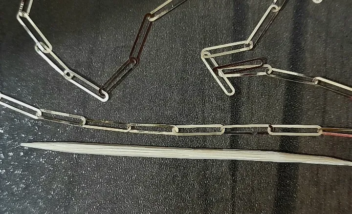 زنجیر طلا 18 عیار زنانه مدل مستطیلی