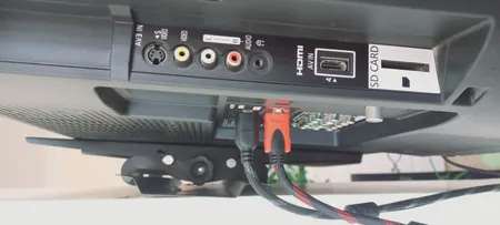 پایه دیواری تلویزیون مارشل  مدل M2 مناسب برای تلویزیون های 32 تا 55 اینچ