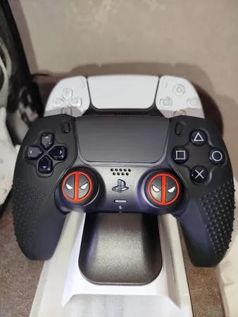 محافظ دسته پلی استیشن 5 مدل جلوباز C007