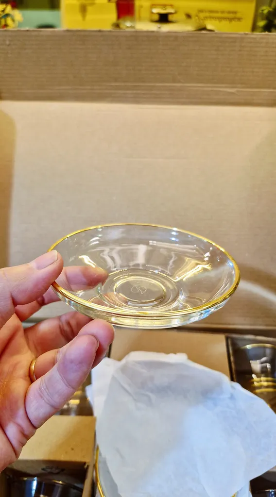 ست استکان و نعلبکی 12 پارچه پاشاباغچه مدل لب طلا