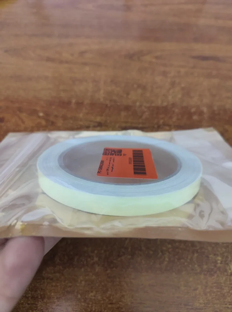 نوار چسب شب تاب کد 10M عرض 1 سانتیمتر