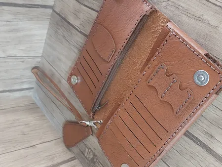 کیف پول مدل چند کاره