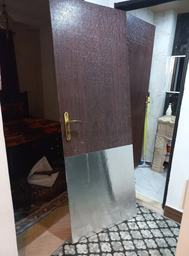 چسب عایق پوسیدگی درب حمام و سرویس بهداشتی مدل V190 عرض 28 سانتی متر