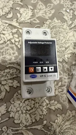 محافظ کنترل ولتاژ و آمپر برق ورودی جی بی اچ مدل 63A تکفاز