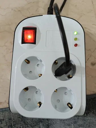 محافظ ولتاژ پارت الکتریک مدل PE8791