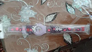 تجریه خرید ساعت مچی عقربه ای بچگانه مدل بند سیلیکونی طرح کُرومی گربه خفاشی