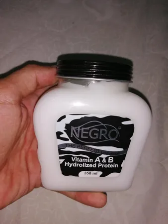 کرم ترمیم کننده مو نگرو مدل strong حجم 350 میلی لیتر