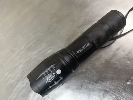 چراغ قوه دستی مدل  UV 30000W_ER