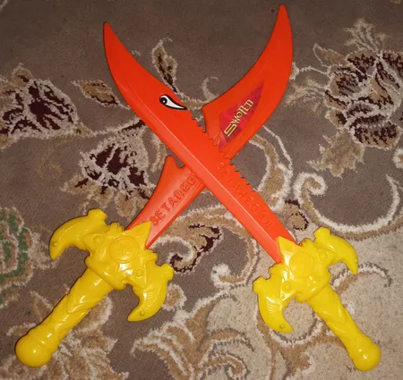 شمشیر اسباب بازی مدل شمشیر و خنجر